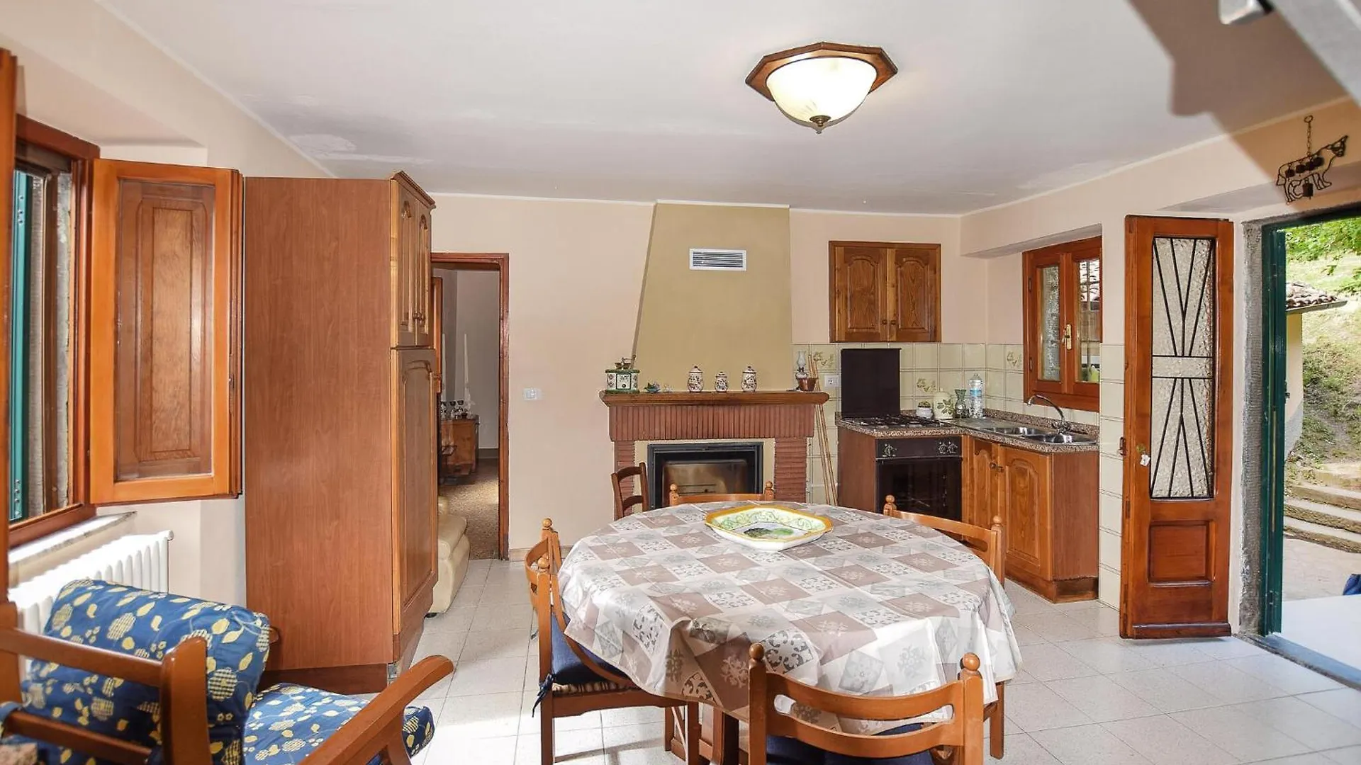 Stunning Home In Barga With Kitchen