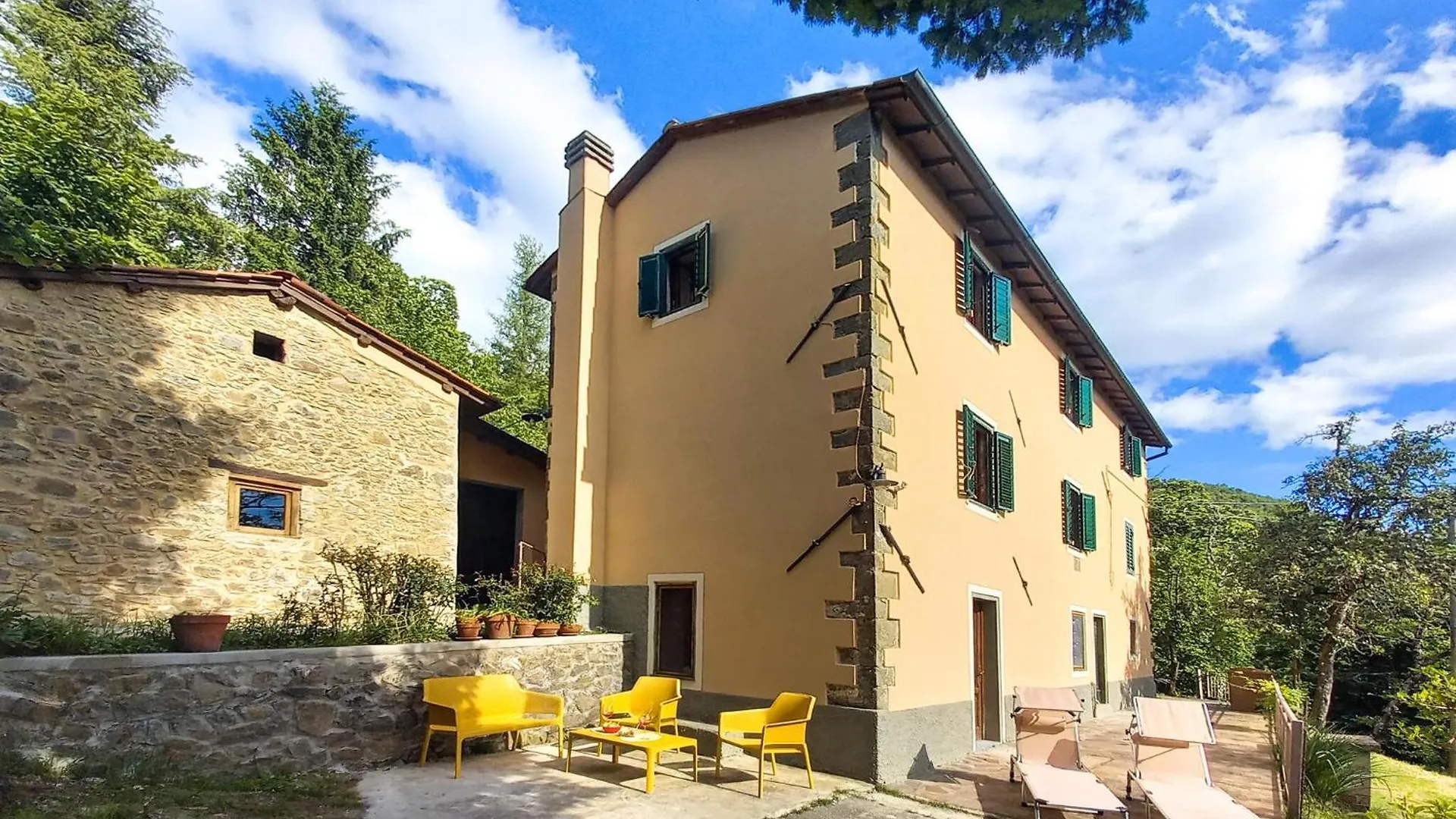 Stunning Home In Barga With Kitchen