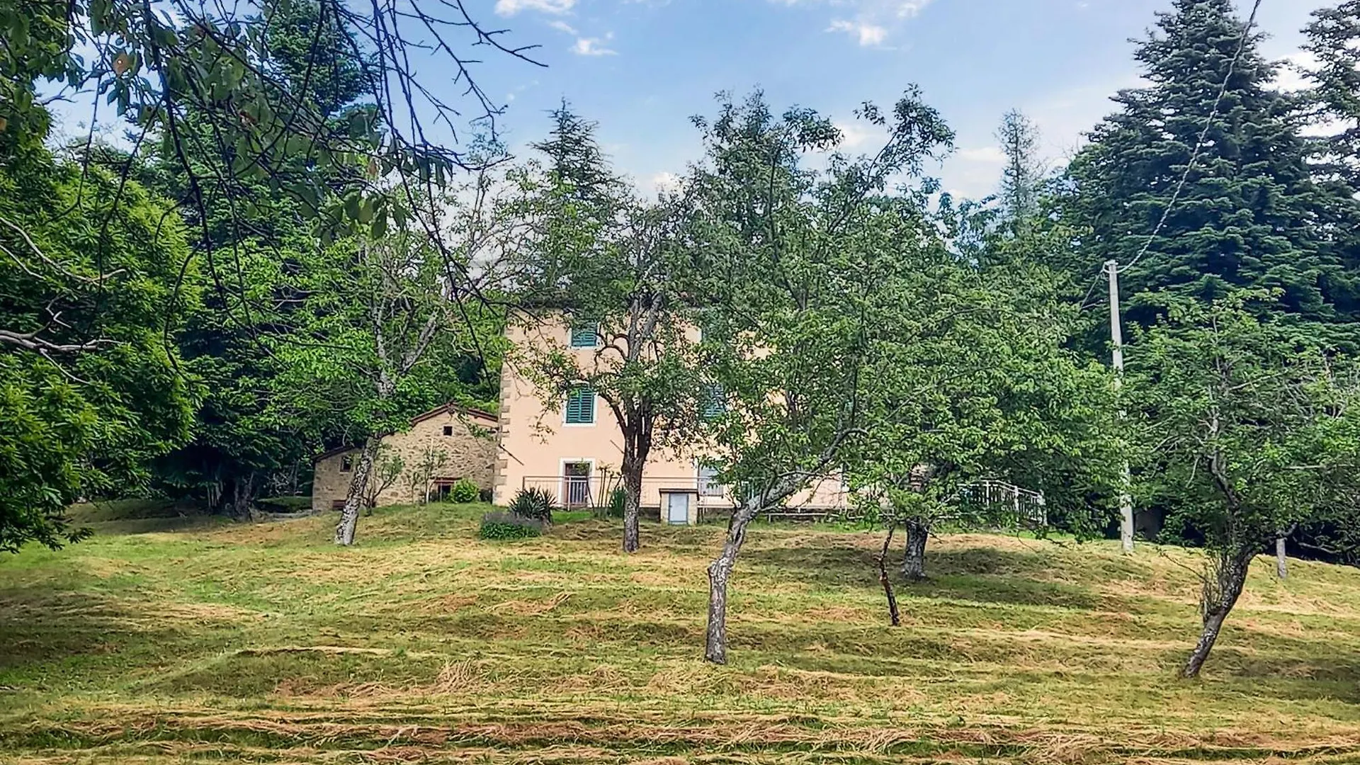 Semesterbostad Stunning Home In Barga With Kitchen Italien